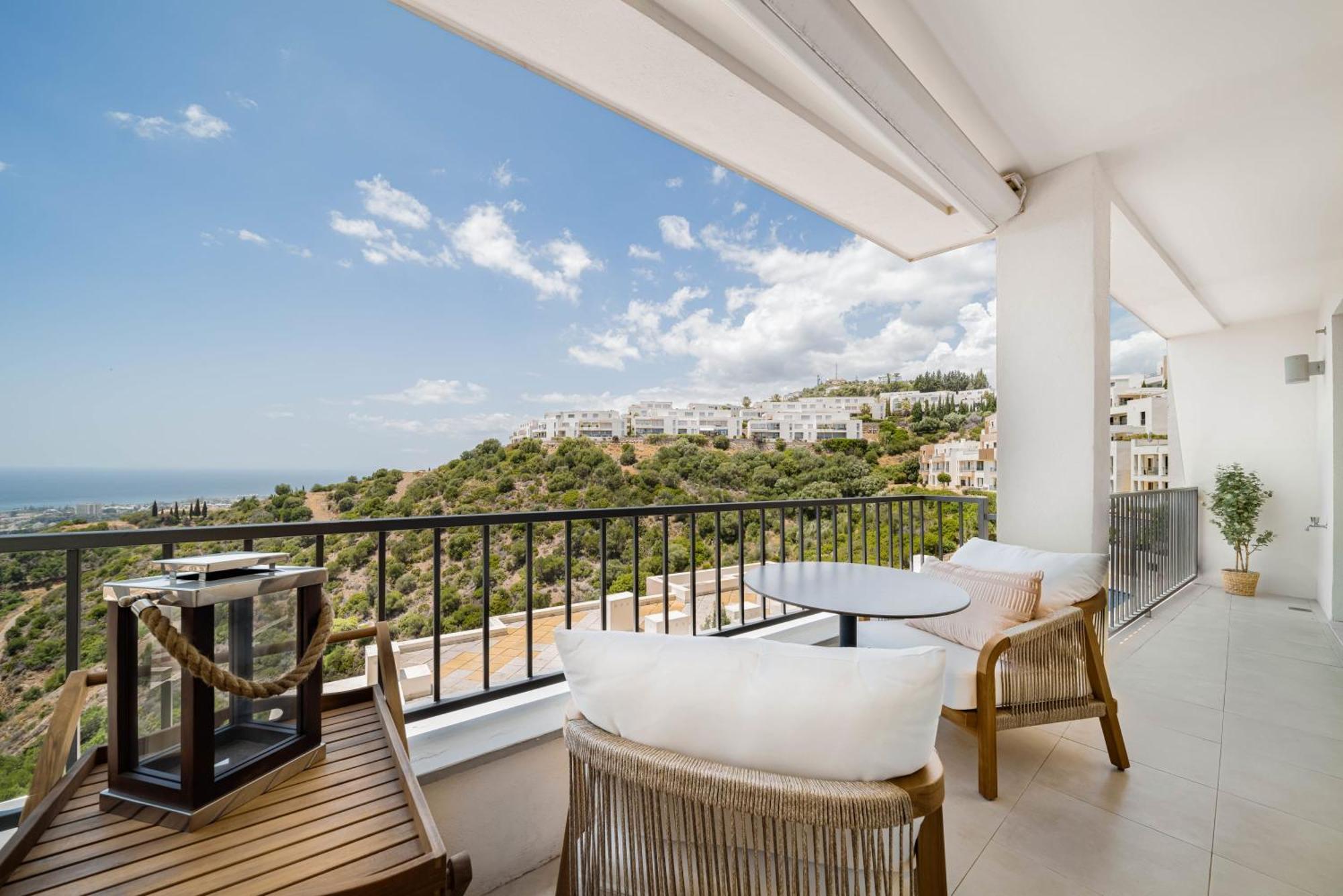 Samara 20 Luxury Gym Pools Panoramic Views Apartemen